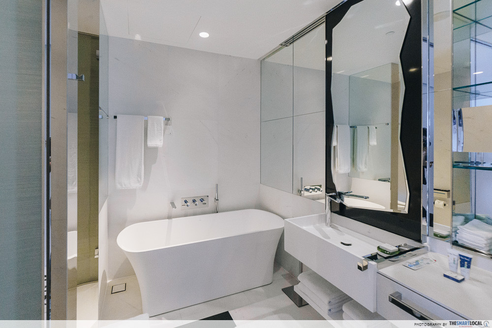 JW Marriott Singapore South Beach toilet
