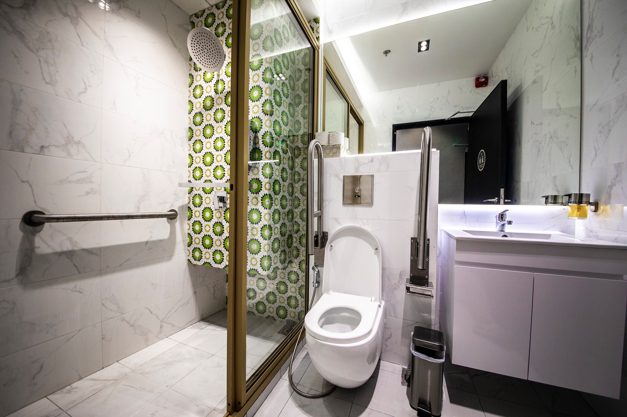 Cube Boutique Capsule Hotels - Kampong Glam bathroom