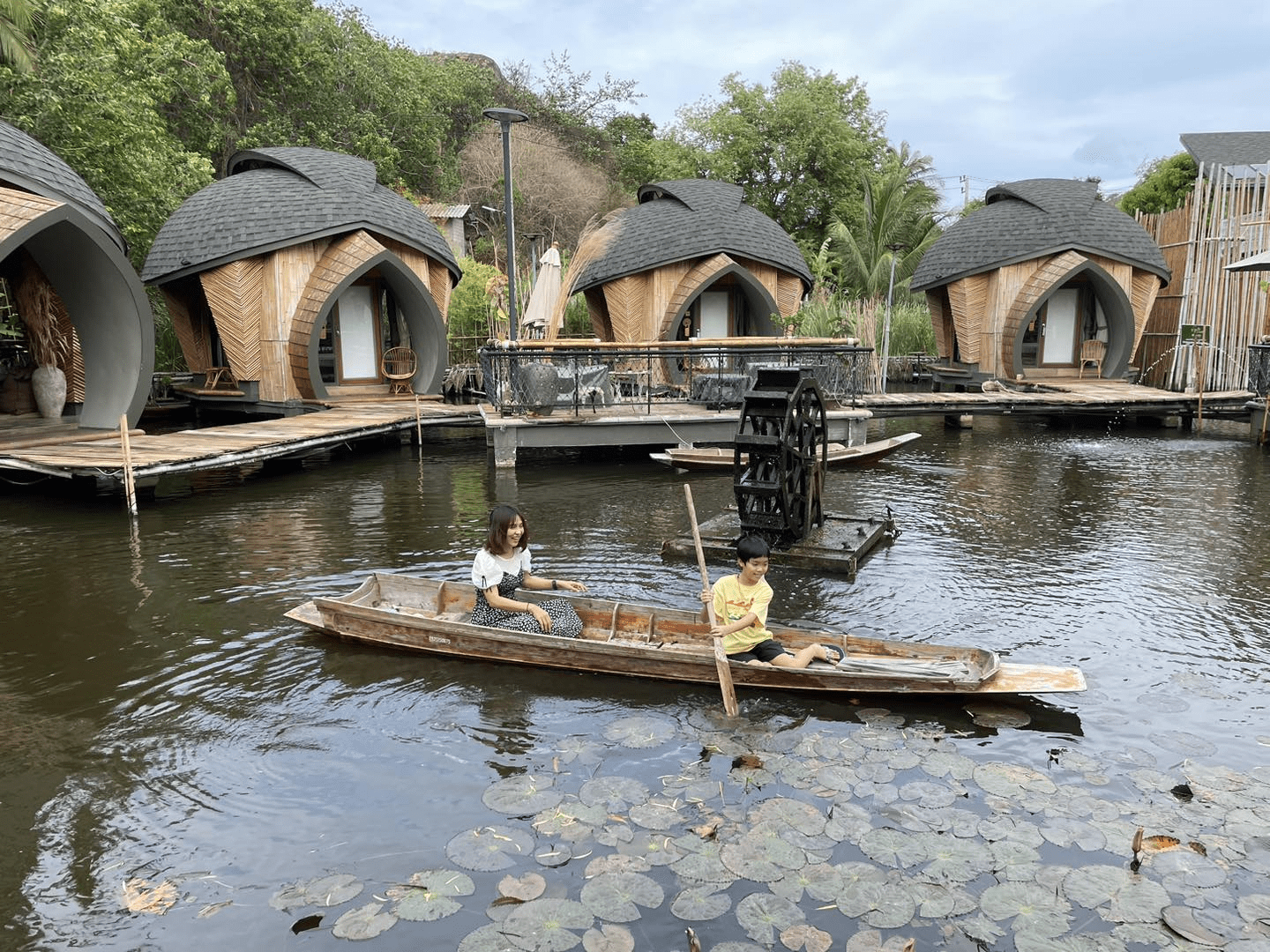 Unique resorts near Singapore - turtle bat hua hin boat ride